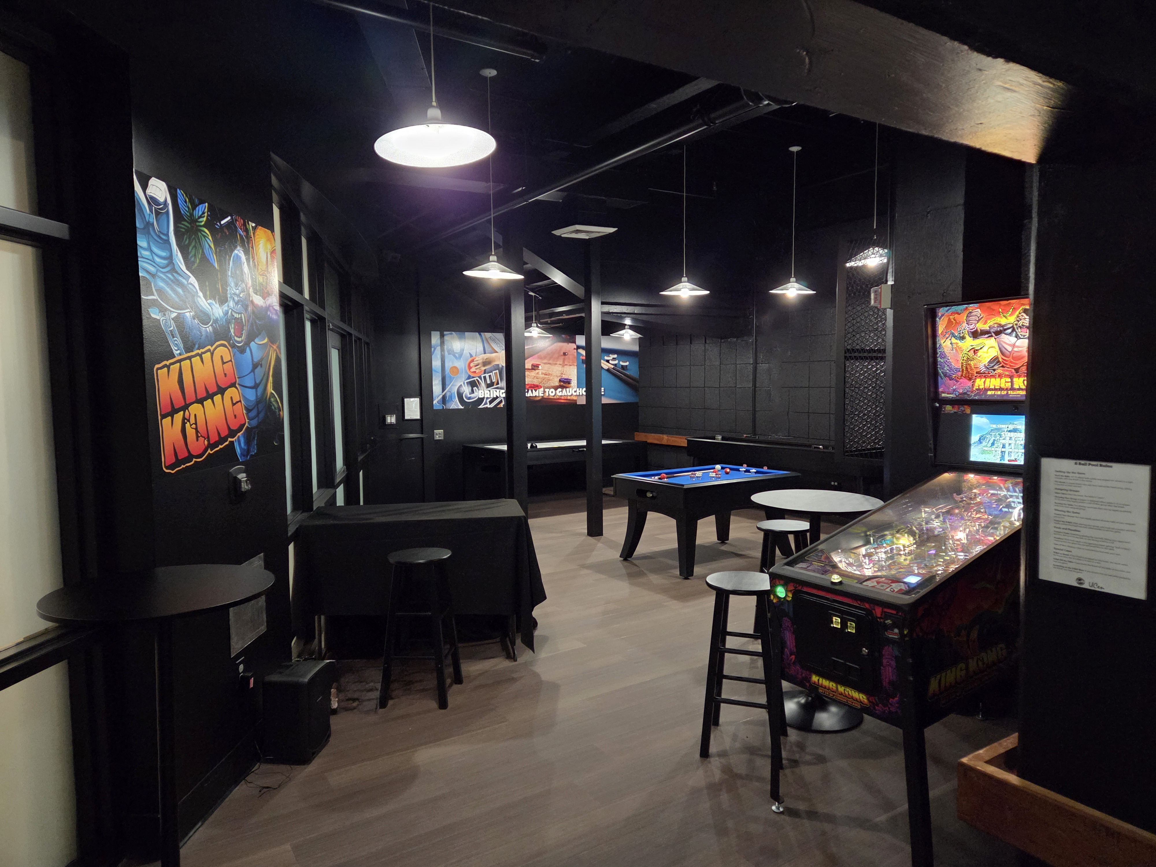 arcade games in game room