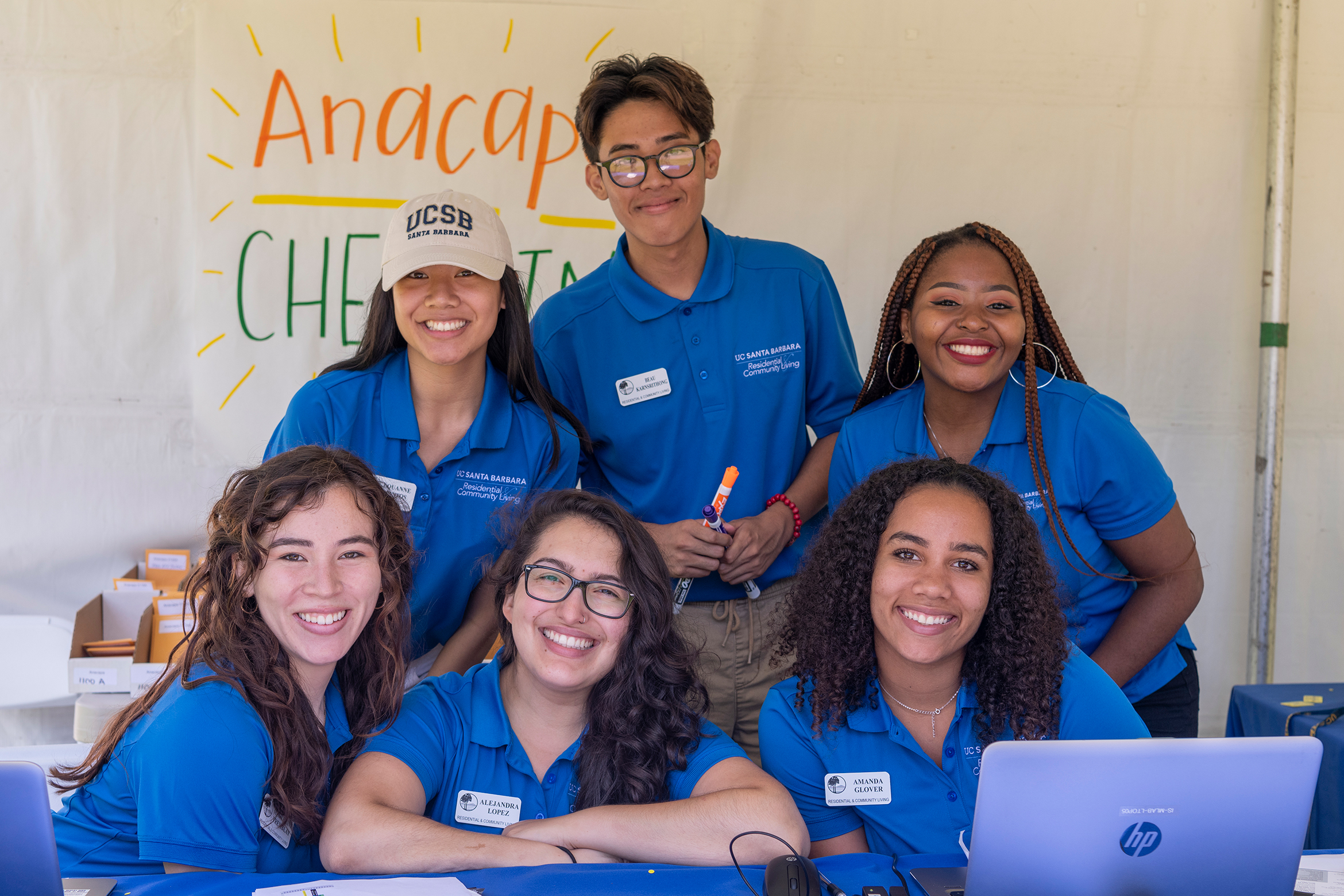 ucsb RAs together at move-in 