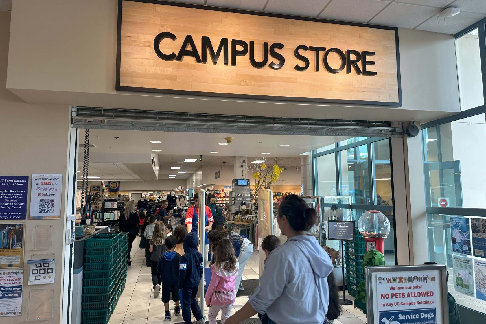 Elementary students visiting the campus store